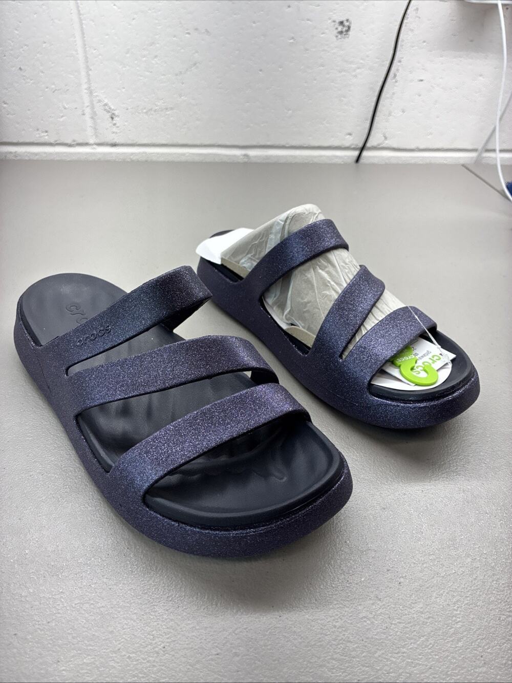 New Crocs Getaway Strappy Sandals Size 7 Women’s 213448-4LH